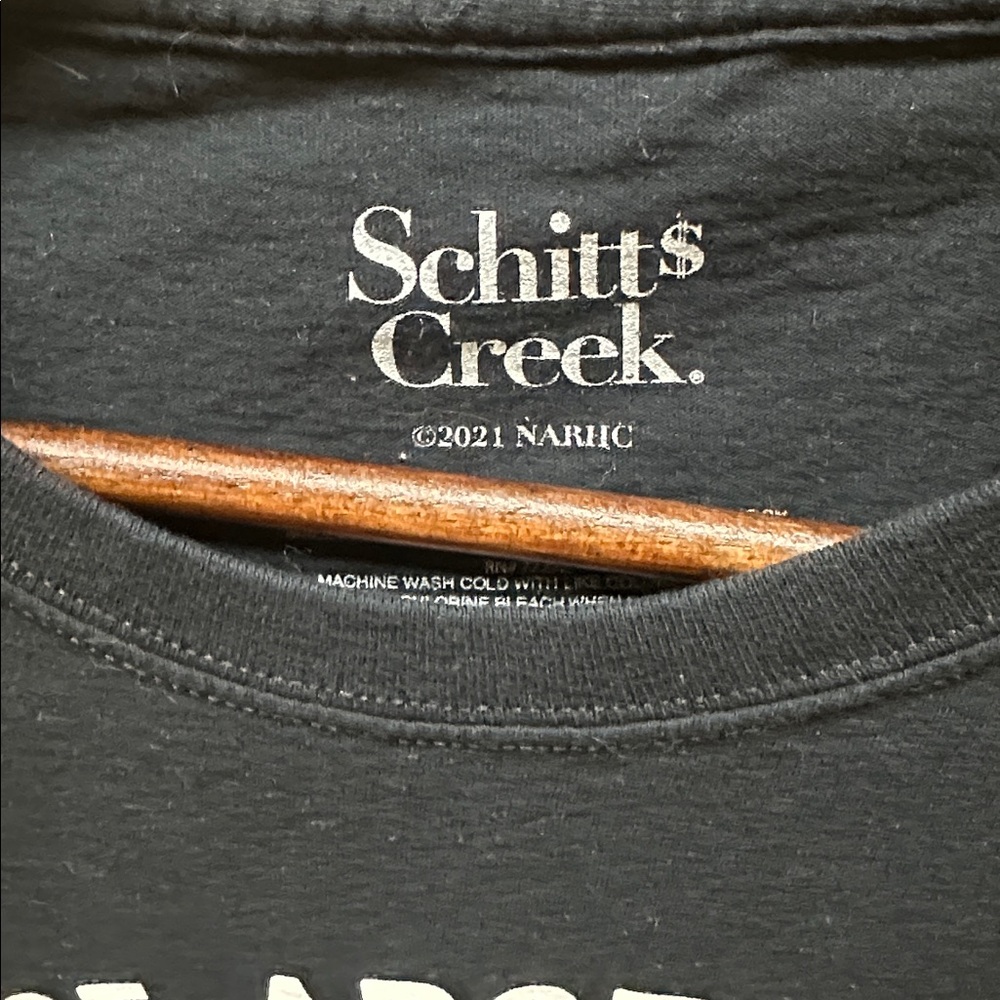 Schott’s Creek Rose Apothecary Black T-Shirt - Picture 3 of 4